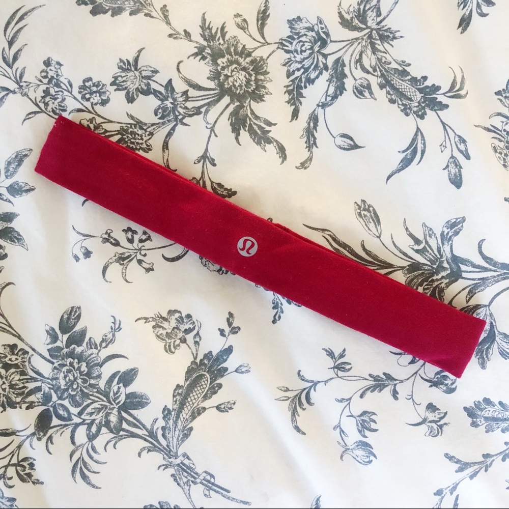 Lululemon Fly Away Tamer Headband